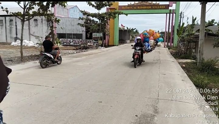 Masyarakat Apresiasi Pemprov Lampung Bangun Jalan Beton Ruas Pringsewu-Pardasuka