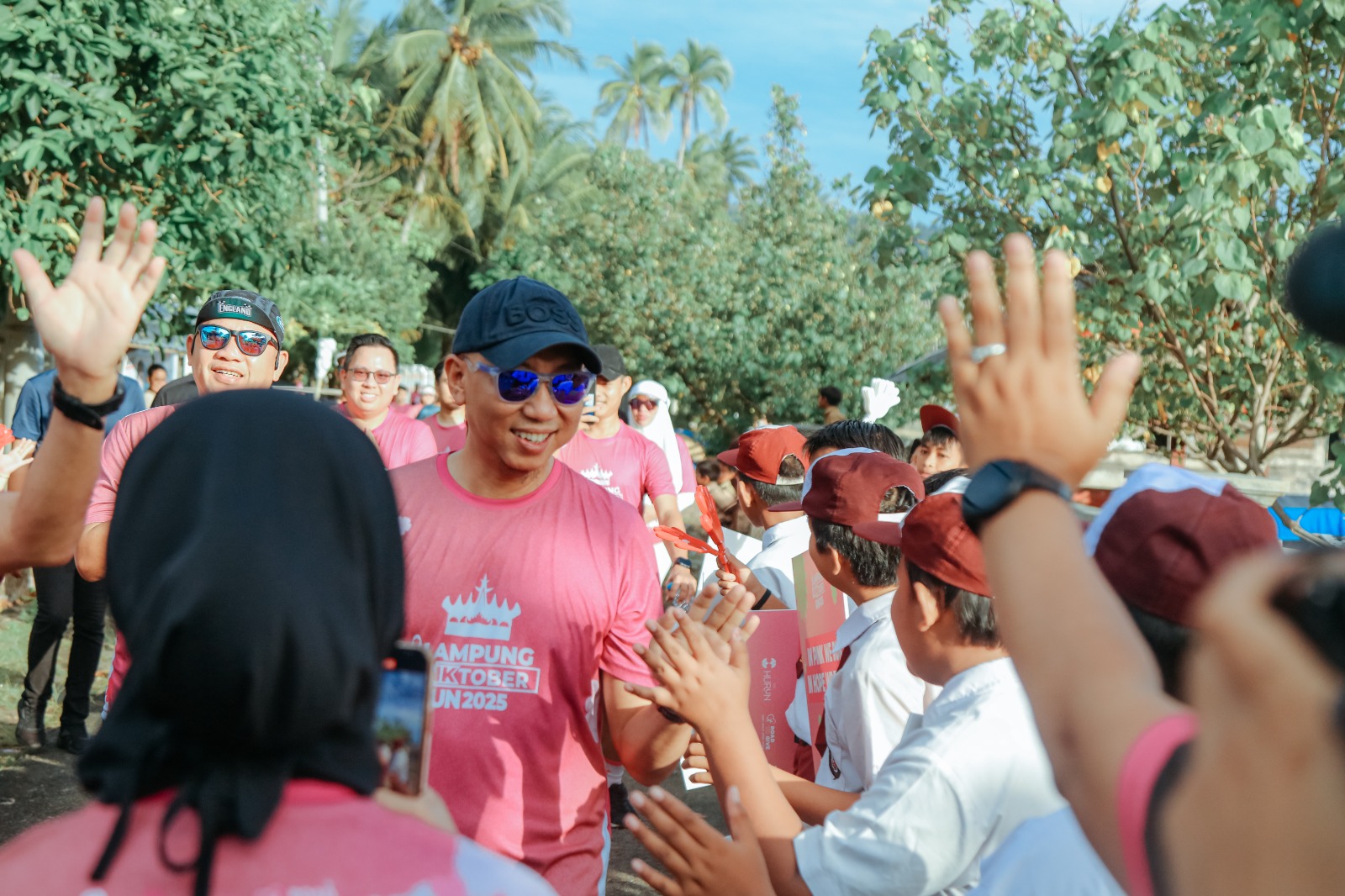 Ikuti Pinktober Run 2025, Gubernur Mirza Ajak Masyarakat Waspadai Kanker Payudara Lewat Gaya Hidup Sehat