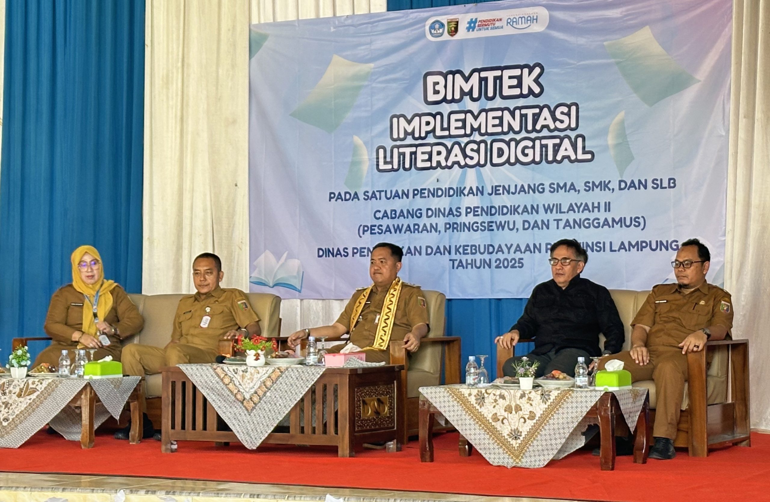 Thomas Ameriko Penetrasi Literasi Guru dan Murid SMA-SMK di Pesawaran, Pringsewu dan Tanggamus