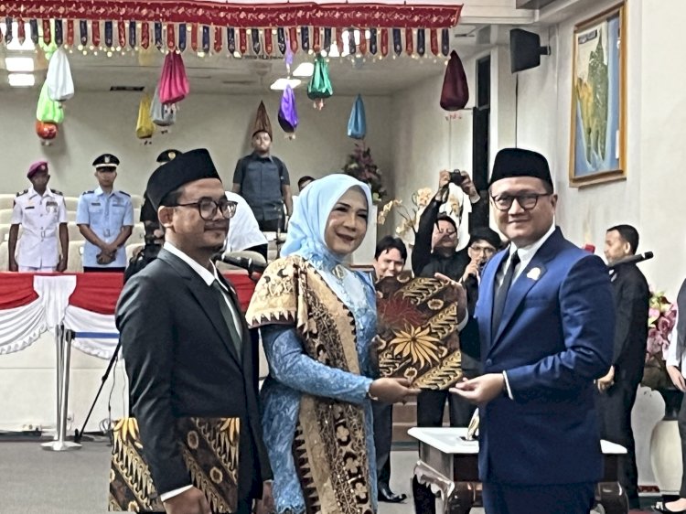 Abdul Aziz dan Imelda Resmi Dilantik Jadi Anggota DPRD Lampung