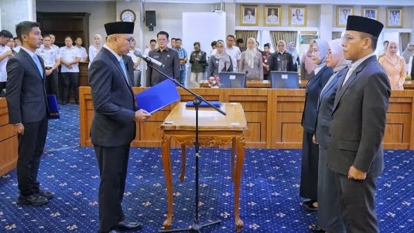 Descatama Paksi Moeda Dilantik menjadi Sekretaris DPRD Lampung