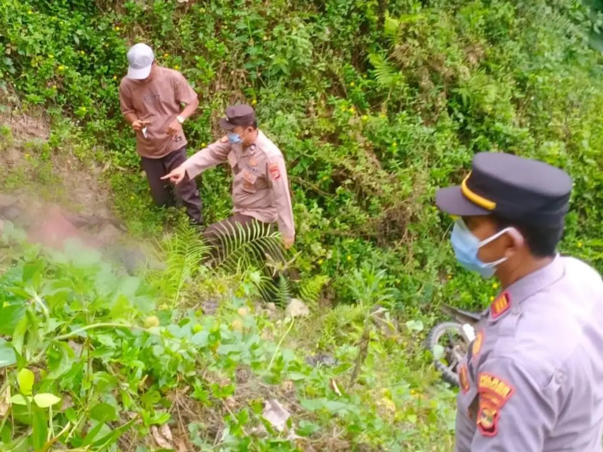 Pamit Cari Ban Bekas Adi Purwoko Petani di Tanggamus Ditemukan Tewas Membusuk Dalam Jurang