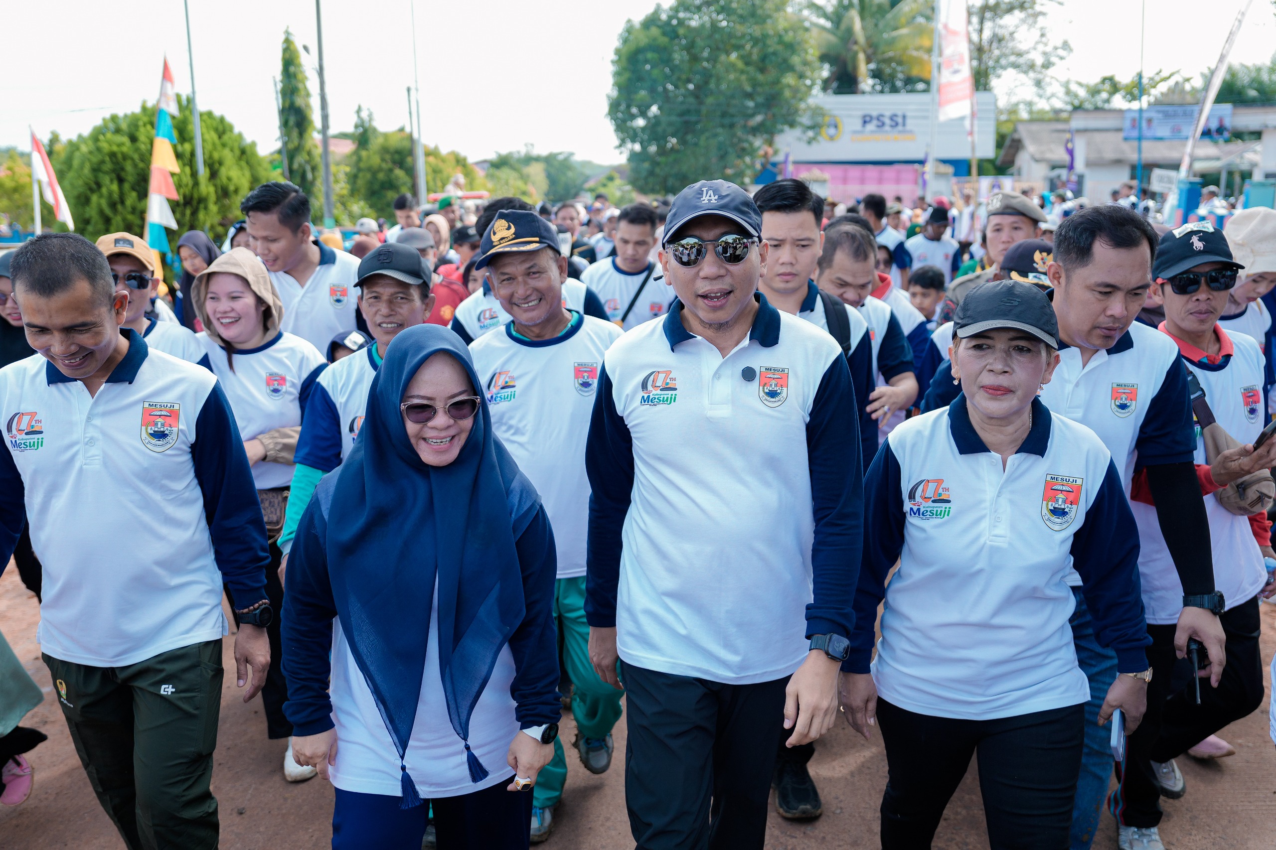Gubernur Mirza Turut Meriahkan Jalan Sehat HUT ke-17 Kabupaten Mesuji