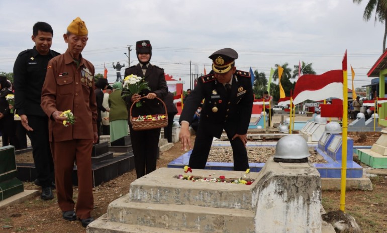 Peringatan Hari Pahlawan, Wakapolres Pringsewu Ajak Teladani Semangat Juang Para Pahlawan