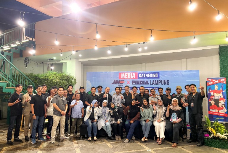 Songsong HUT ke-35, JNE Lampung Perkuat Silaturahmi dan Komitmen Layanan Lewat Media Gathering