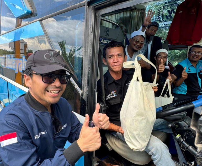 Peserta Ijtima Ulama yang Melintas di Tol Bakter Dapat Bingkisan Spesial