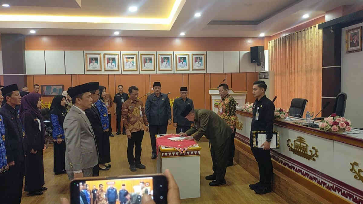 “Bupati Tanggamus Tegas: ASN Jangan Hanya ‘Pagi Nunggu Sore’!”