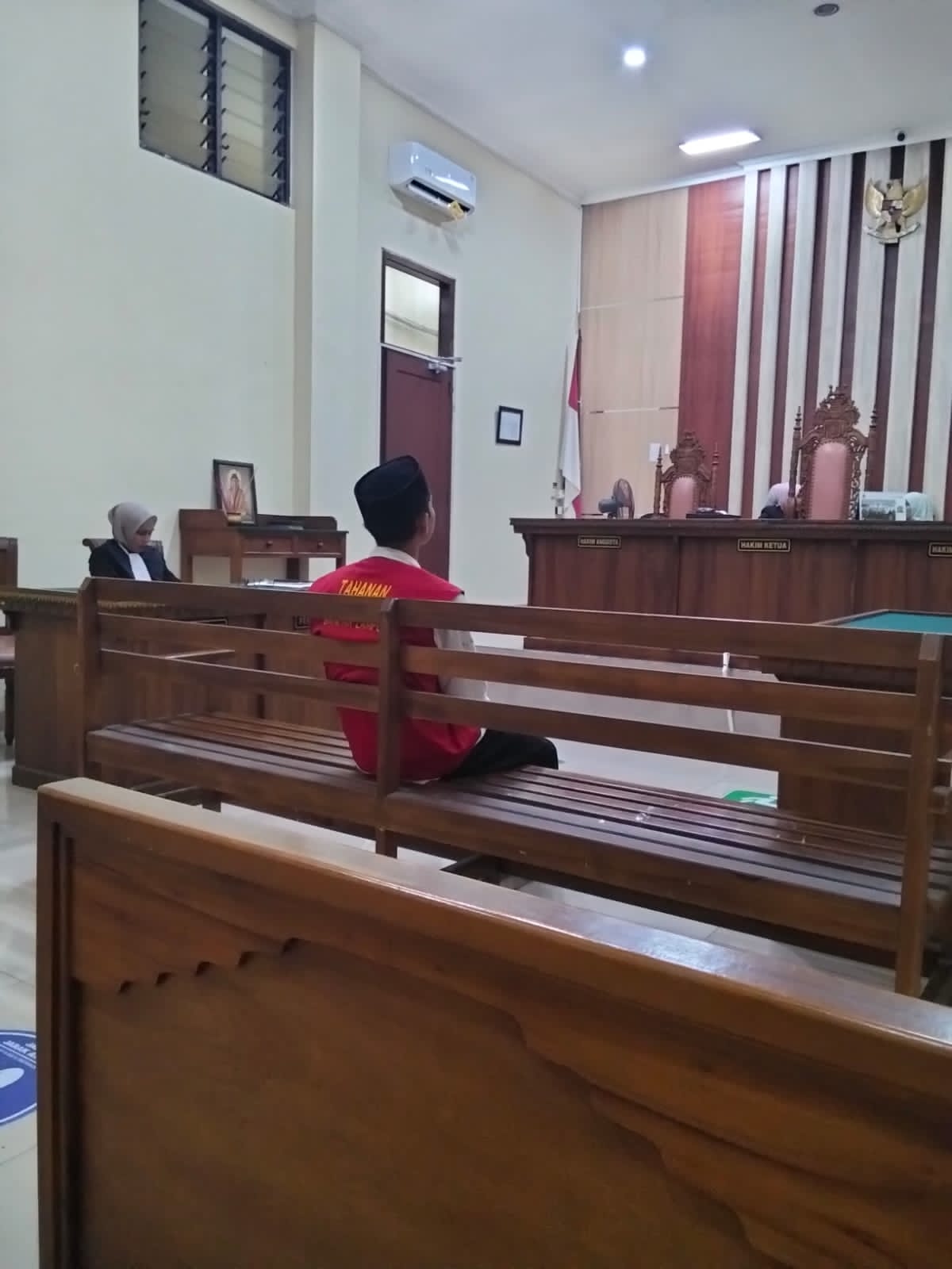 Yatim Piatu Dituntut 7 Tahun Penjara Kasus Ciuman, Buruh Pelabuhan Riyan Ajukan Pledoi