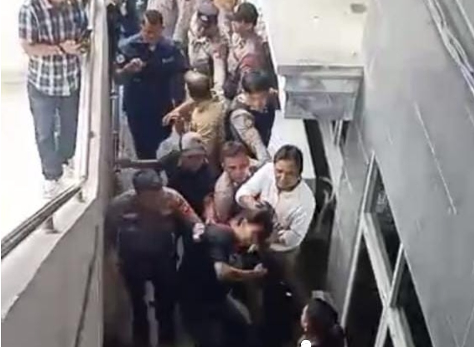 Viral! Oknum Anggota DPRD OKU Diduga Lakukan Kekerasan terhadap Pengunjuk Rasa