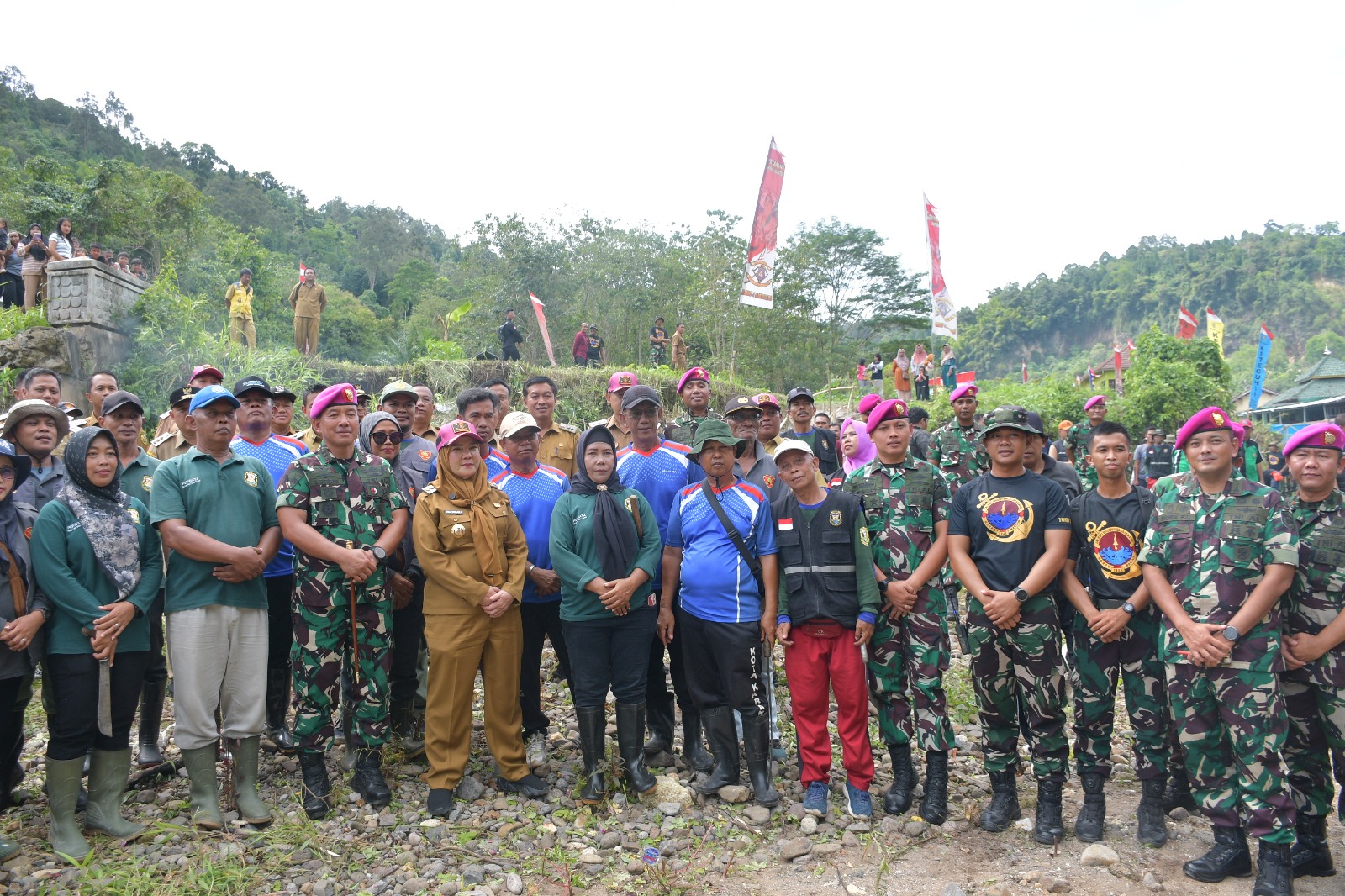 Kolaborasi Pemkot Bandar Lampung dan Brigif 4 Mar/BS dalam Apel Grebek Sungai