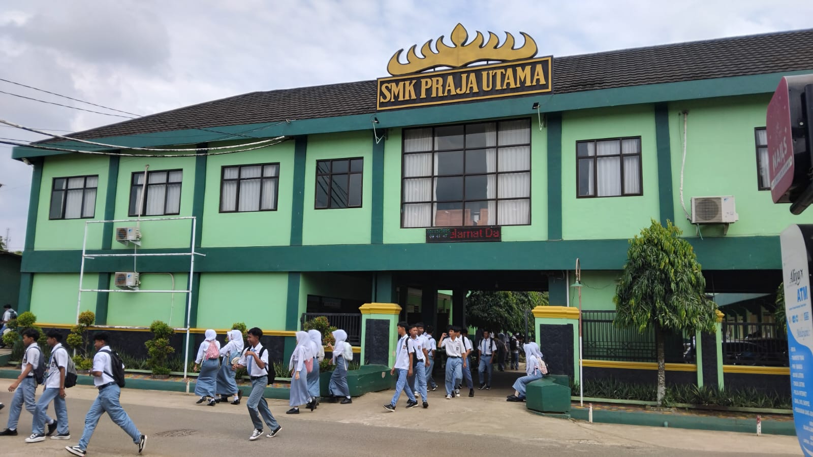 Konflik Keluarga Yayasan SMKS Praja Utama Simpang Berujung Dugaan Korupsi, Nasib Ratusan Siswa Terancam