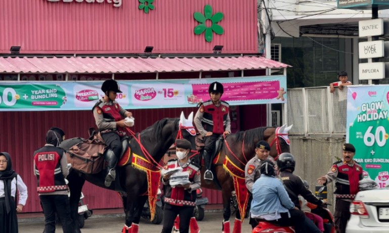 Ditpolsatwa Korsabhara Baharkam Polri, Gelar “Jumat Berkah” di Depok