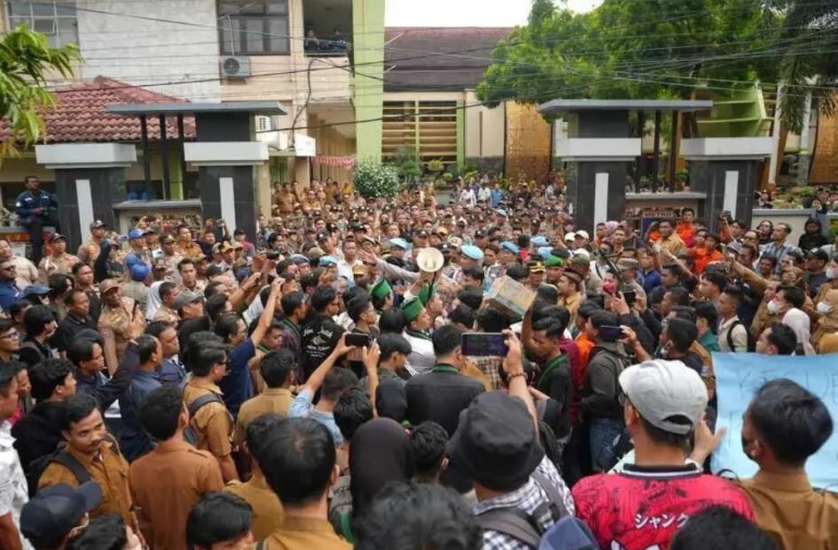 Nasib Ratusan Honorer Non Database Kota Metro di Ujung Tanduk