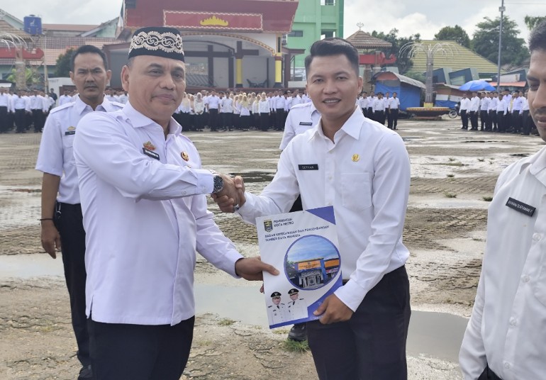 1.913 PPPK Paruh Waktu Kota Metro Terima SK Pengangkatan