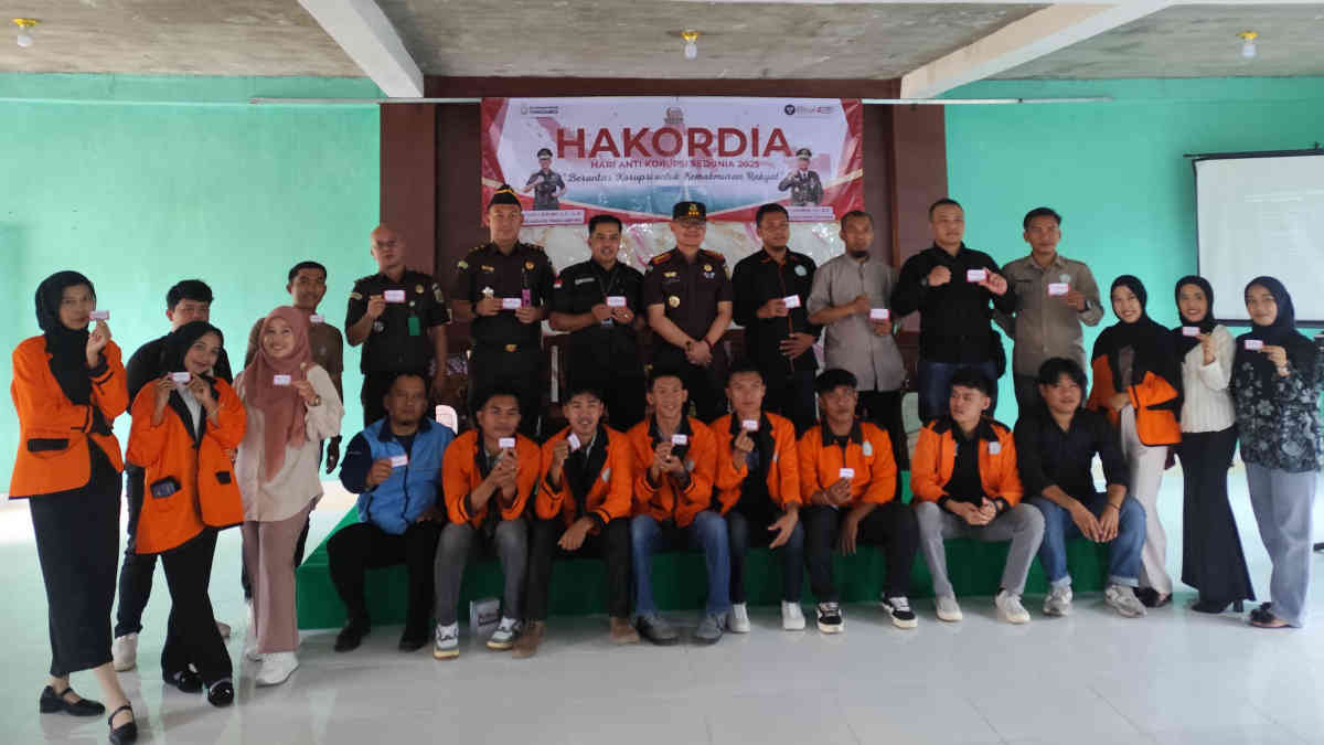 Peringati Hakordia 2025, Kejari Tanggamus Beri Kuliah Umum Antikorupsi di STEBI Tanggamus