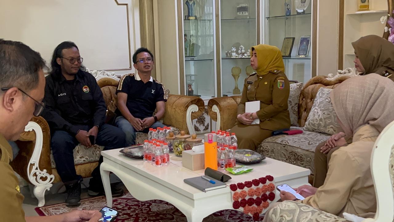 Ketua TP PKK Lampung Dukung Penerbitan Koran IJP Edisi Khusus Satu Tahun Kepemimpinan Mirza-Jihan