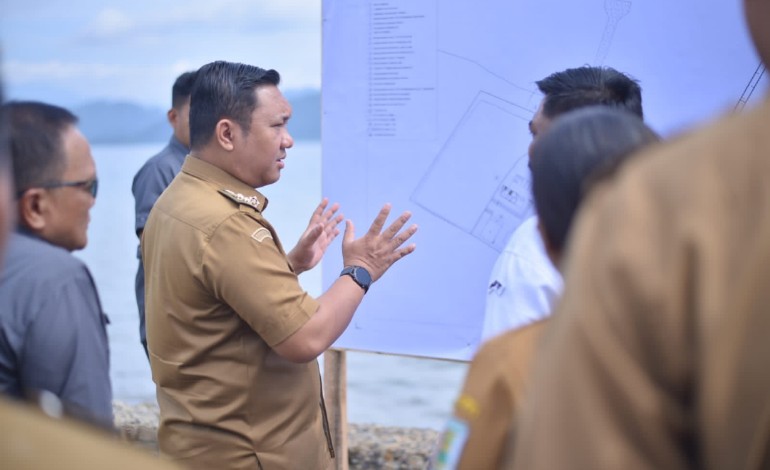 Penguatan Ekonomi Masyarakat Pesisir,  Wabup Pesawaran Hadiri Ground Breaking Pembangunan Kampung Nelayan di Desa Durian