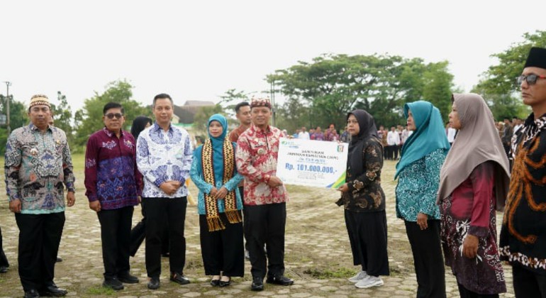 Pemkab Pringsewu Gelar Apel Peringatan Hari Desa Nasional