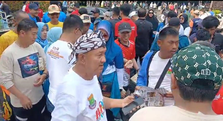 PWI Kabupaten Tangerang Bersama OPD Sukses Gelar Jalan Santai, Dimeriahkan Ribuan Peserta