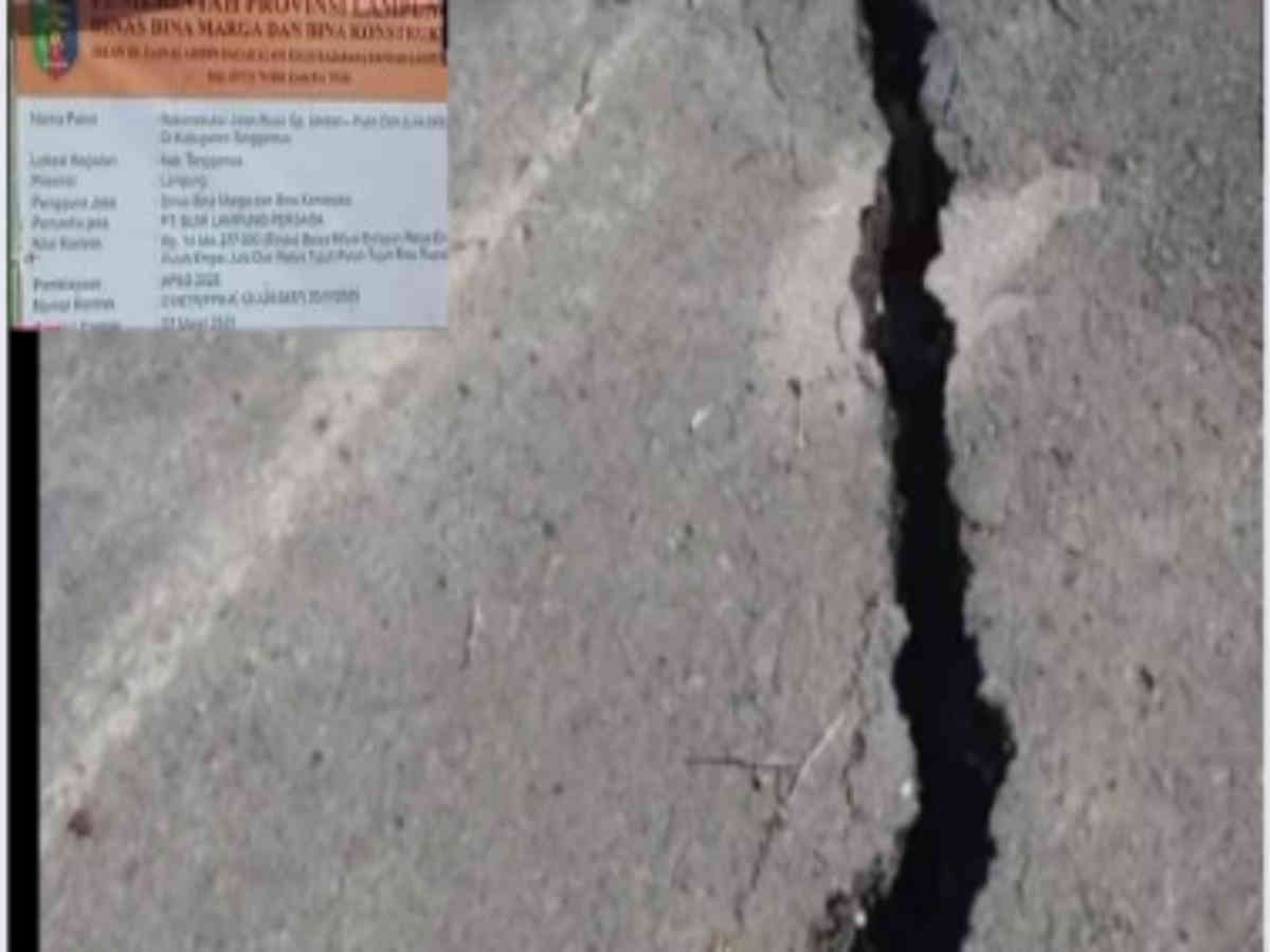 Jalan Rp14,8 Miliar Baru Dua Bulan Rusak, Potensi Kerugian Negara Mengintai Proyek APBD Lampung