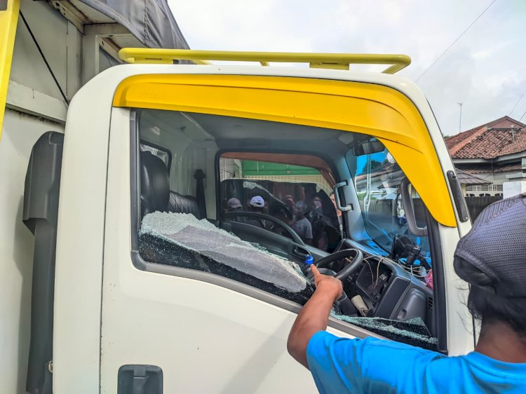 Dor! Dua Tembakan di Depan Masjid Al-Fatah, Sopir Truk di Tumijajar Ditodong Senpi, Tas Berisi Uang Rp800 Juta Melayang