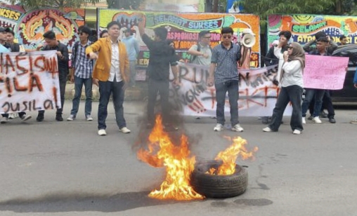 Demo Mahasiswa UIN Jurai Siwo Metro Memanas, Rektor Ida Umami Dituntut Mundur