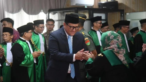 Wisuda Purnabakti Ketua PTA Bandar Lampung, Ketua DPRD Lampung Sampaikan Penghargaan