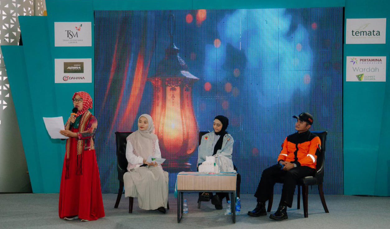 Puisi “Air Bah Sumatera”  Meriahkan Halal Travel Fair Jakarta