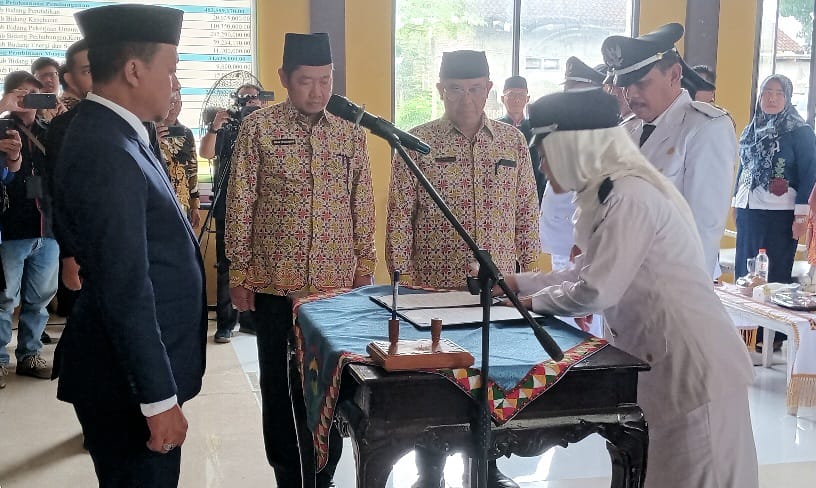 Bupati Pringsewu Lantik Lima Kapekon PAW dan Tiga Pj Kapekon