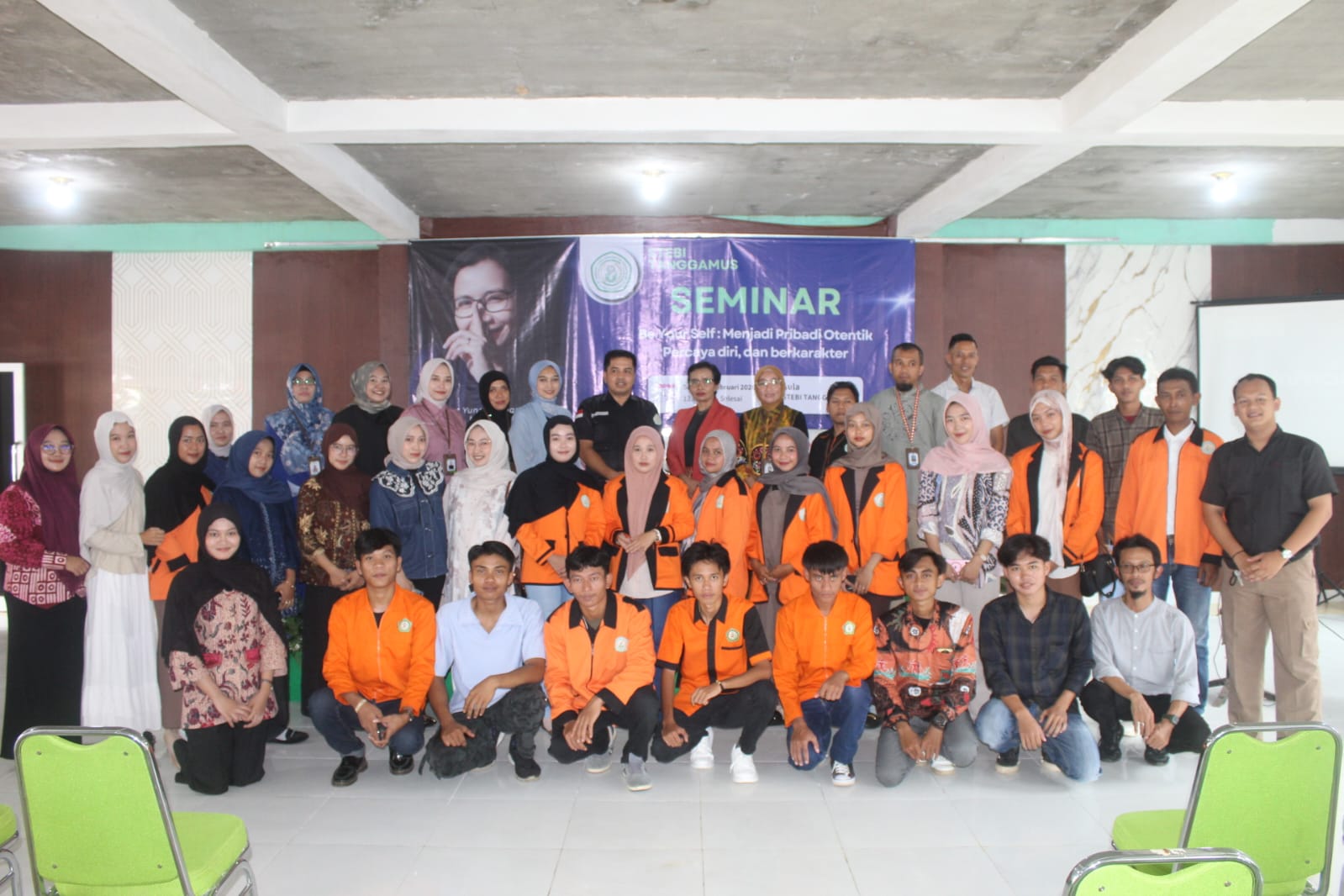 Mahasiswa STEBI Tanggamus Ikuti Seminar “Be Your Self”, Dorong Pribadi Otentik dan Percaya Diri