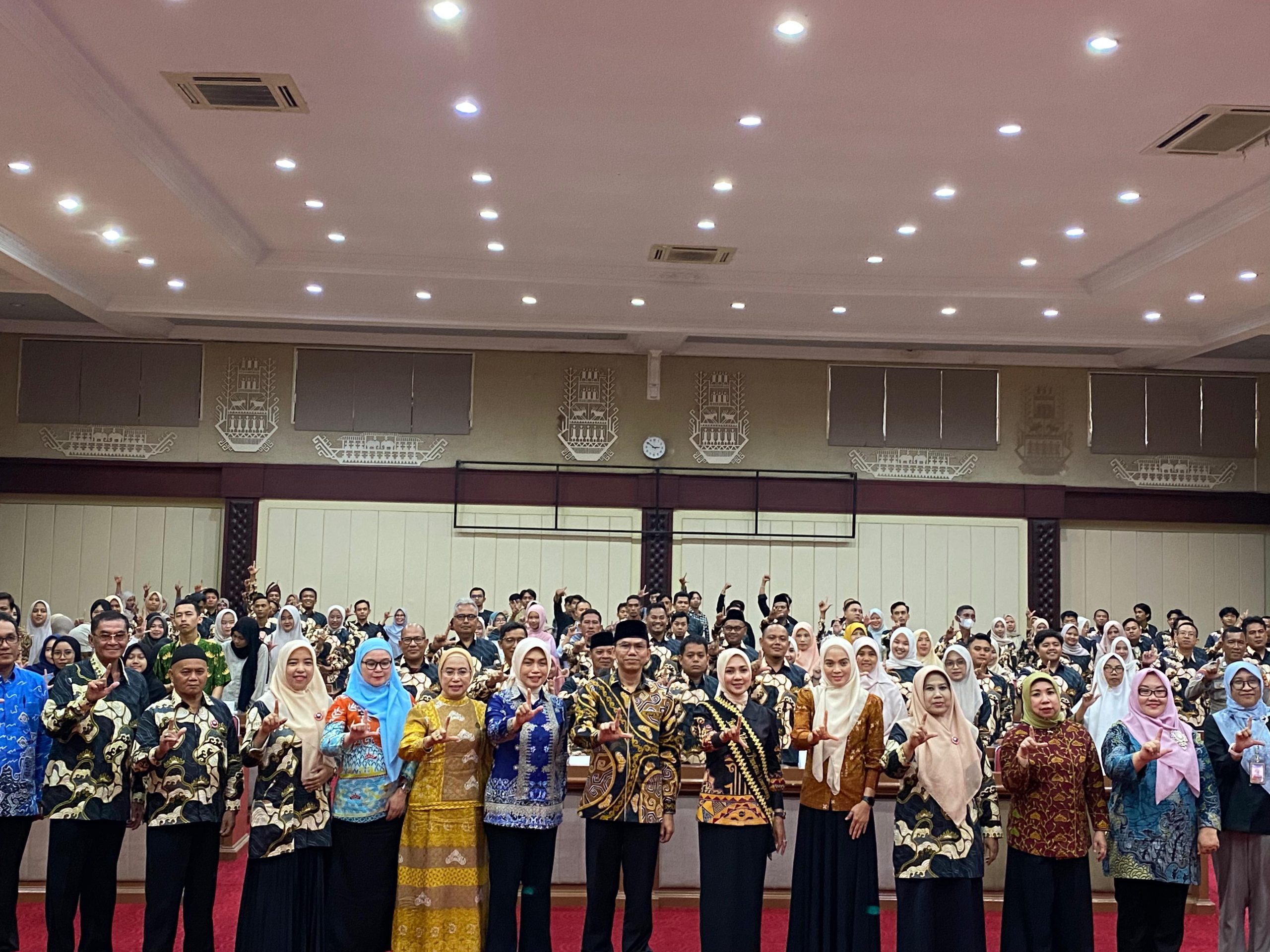 FLL Kukuhkan Pengurus 15 Kabupaten/Kota, Eni Amaliah Ajak Perkuat Kolaborasi Gerakan Literasi Lampung