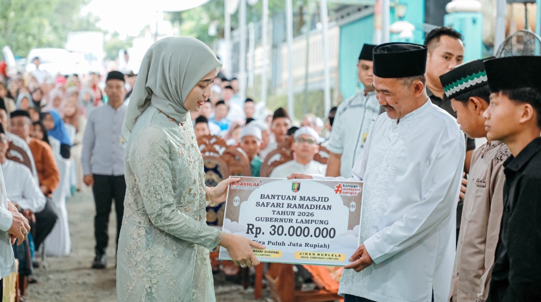 Pemprov Lampung Salurkan Bantuan untuk Masjid dan Anak Yatim di Momen Safari Ramadhan