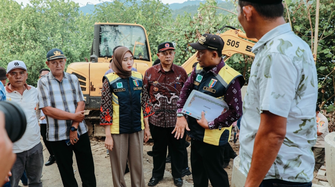 Wagub Lampung Tinjau Perbaikan Jalan Longsor Simpang Umbar-Putih Doh