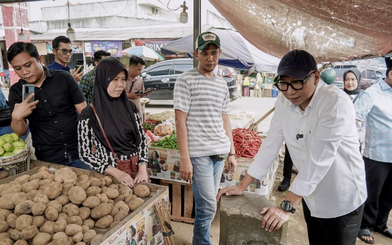 Gubernur Mirza Imbau Pedagang Jatimulyo Kembalikan Fungsi Gorong-gorong