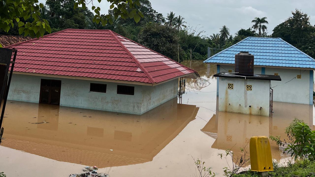 Way Kanan Dikepung Banjir Akses Jalan Lumpuh