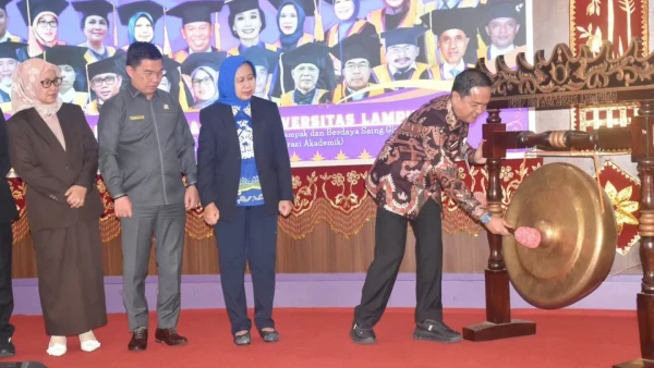 Dies Natalis Ke-58 FKIP Unila, DPRD Lampung Apresiasi Kontribusi Guru Besar untuk Pendidikan