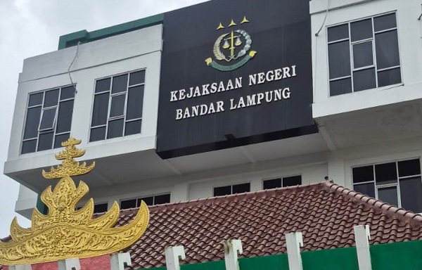 Enam Bulan Mengendap, LSM Tagih Kejelasan Kasus Sarpras Balai Bahasa Lampung Rp1,5 Miliar di Kejari