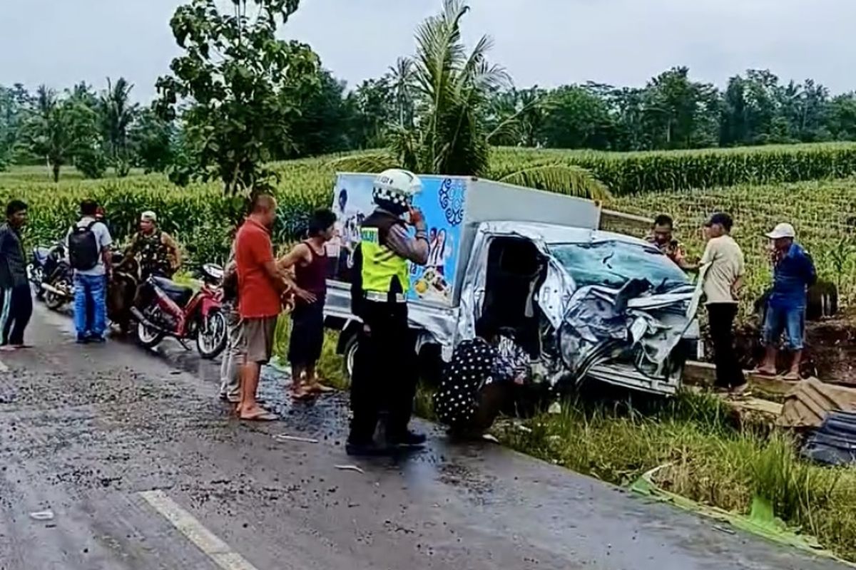 Mobil Pengantar Makan Bergizi Gratis Kecelakaan di Lampung Timur, Sopir Dilaporkan Tewas