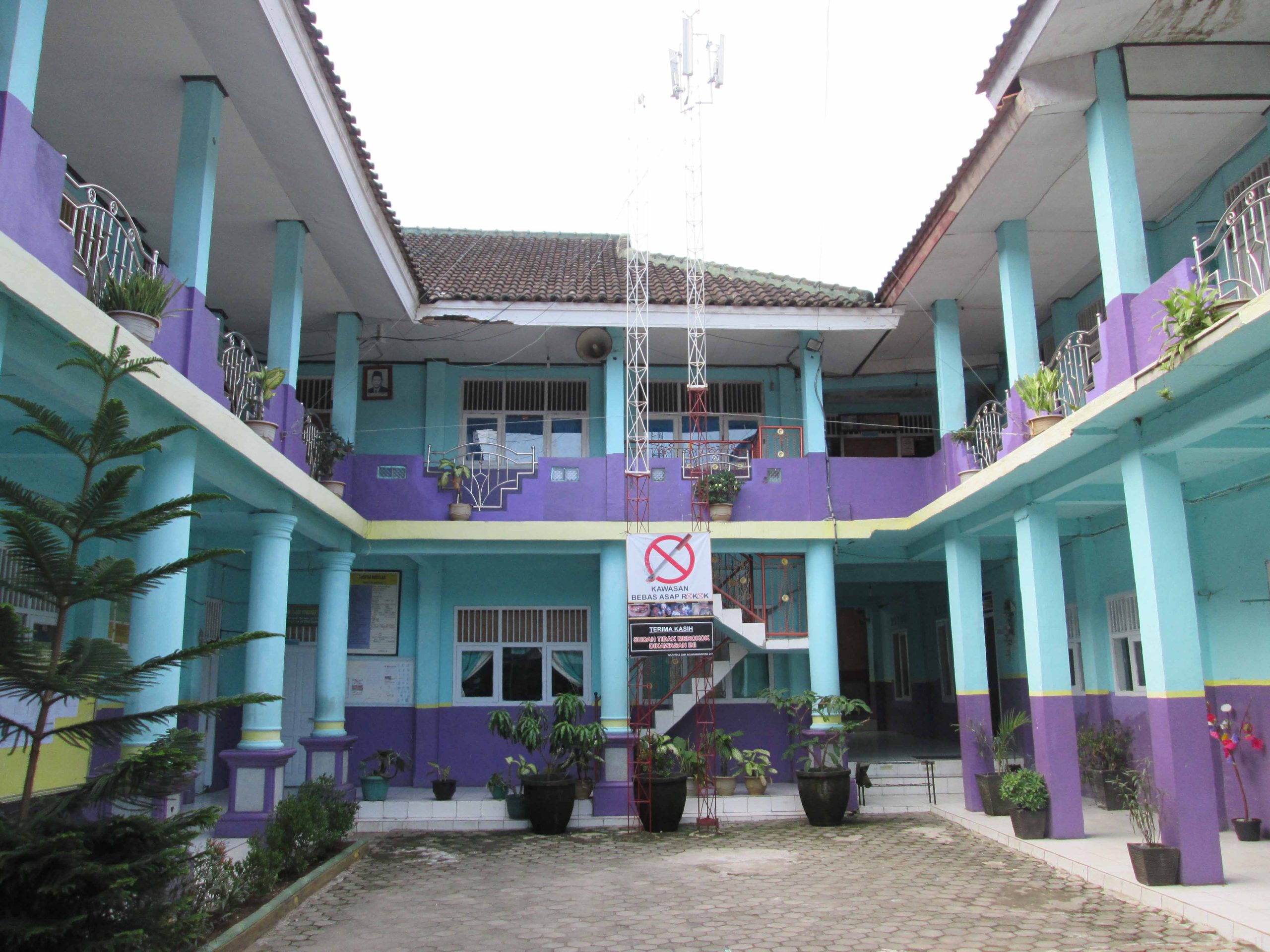 Dugaan Mark-Up Dana BOS di SMKS Muhammadiyah 1 Kotaagung: Pagar Seng Rp300 Juta Jadi Sorotan