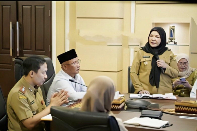 Soal Banjir Wali Kota Eva Dwiana Ngeles, Salahkan Hujan dan Sentil BBWS