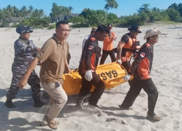 Satu Wisatawan Tewas Terseret Ombak di Pantai Mandiri Sejati Krui, Dua Rekannya Selamat