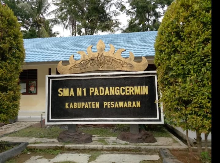 Wali Siswa Soroti Transparansi Dana BOS 2025 di SMAN 1 Padang Cermin