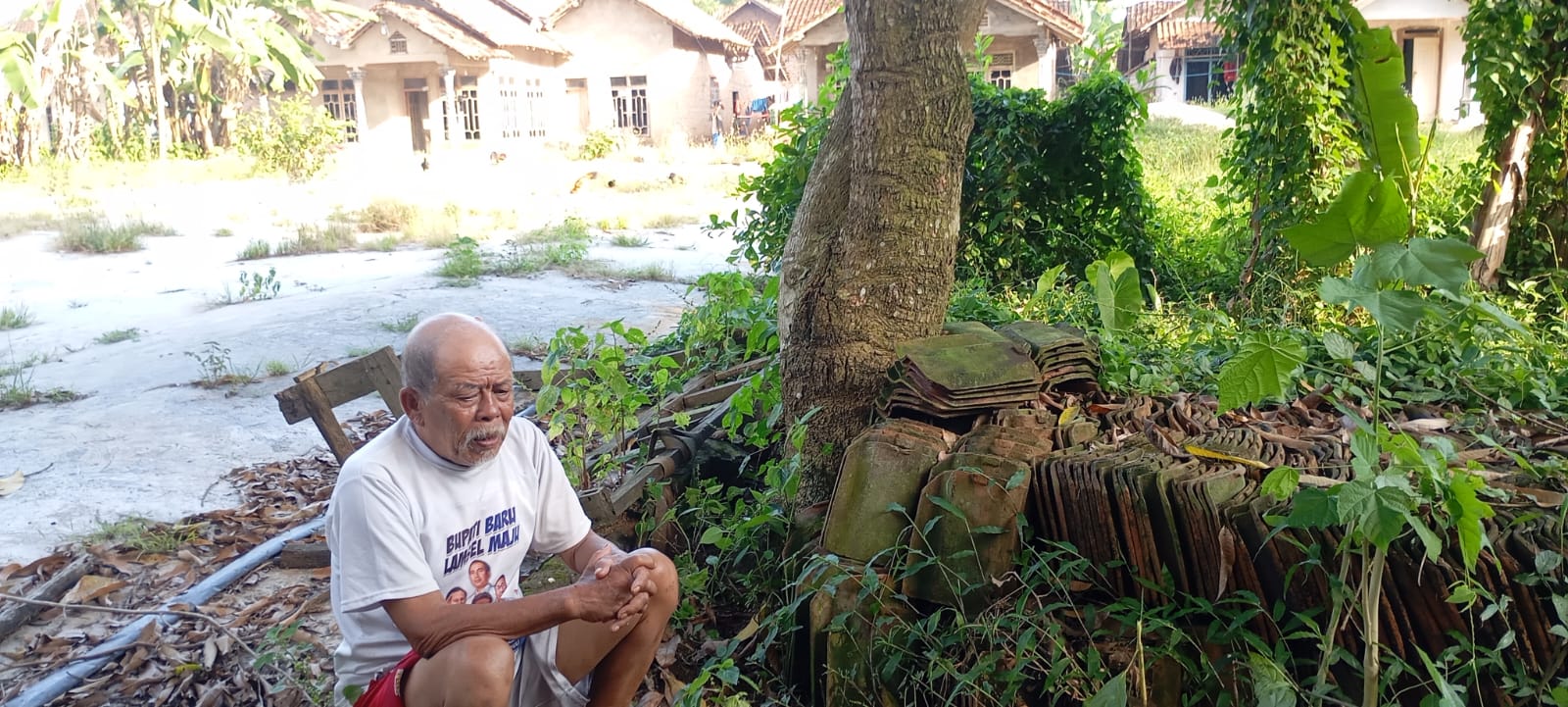 Nasib Miris Warga Desa Karang Pucung, Lansia 83 Tahun Berjuang Hidupi Dua Cucu Tanpa Rumah Sendiri