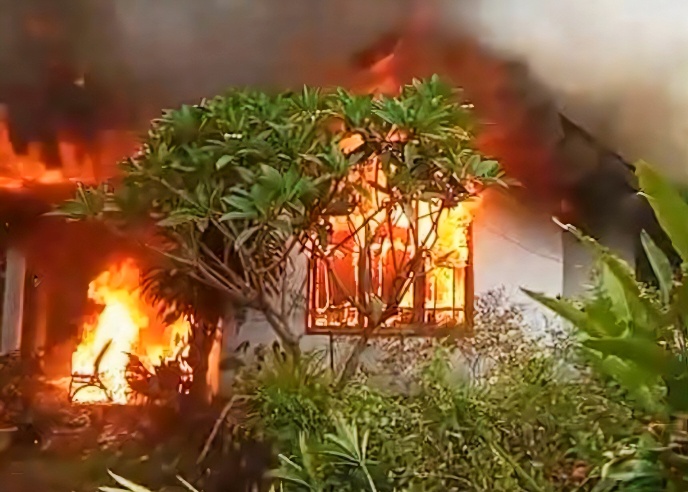 Bentrokan Pecah di Adonara: 10 Rumah Dibakar, Sejumlah Warga Terluka Tembak