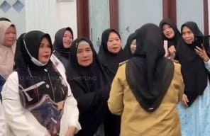 Wali Kota Eva Dwiana Janji Bantu Biaya Pendidikan Anak