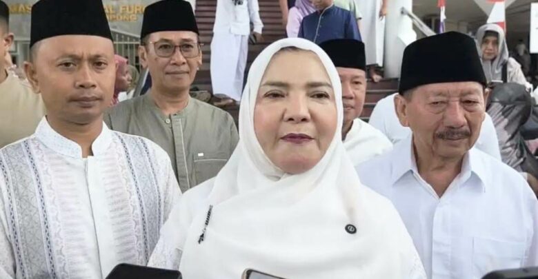 Wali Kota Eva Dwiana Salat Id di Al-Furqon Bersama Ribuan Warga