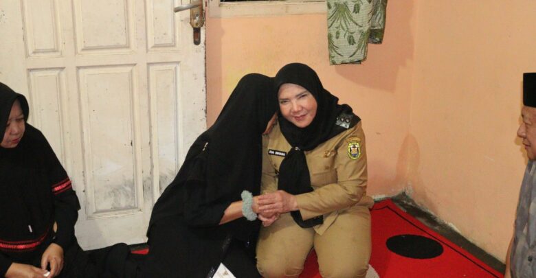 Dafi Ditemukan Meninggal, Wali Kota Eva Dwiana Sambangi Rumah Duka