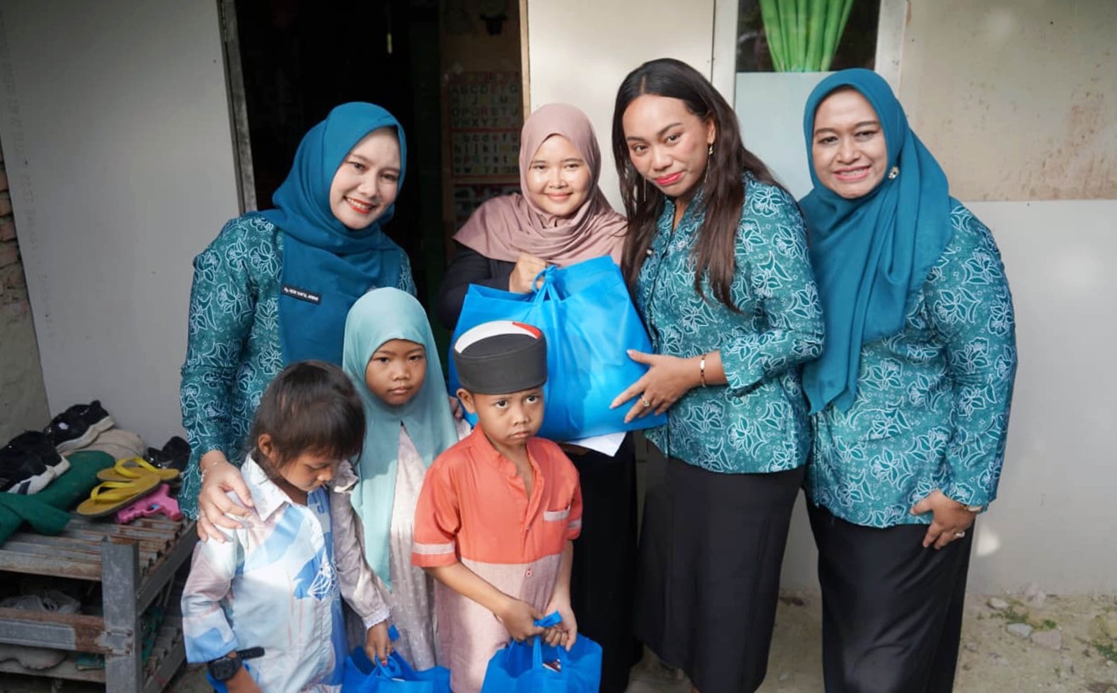 Tangis Ibu Desi Pecah! 3 Anaknya Idap Thalasemia, Zita Anjani Datang Bawa Harapan