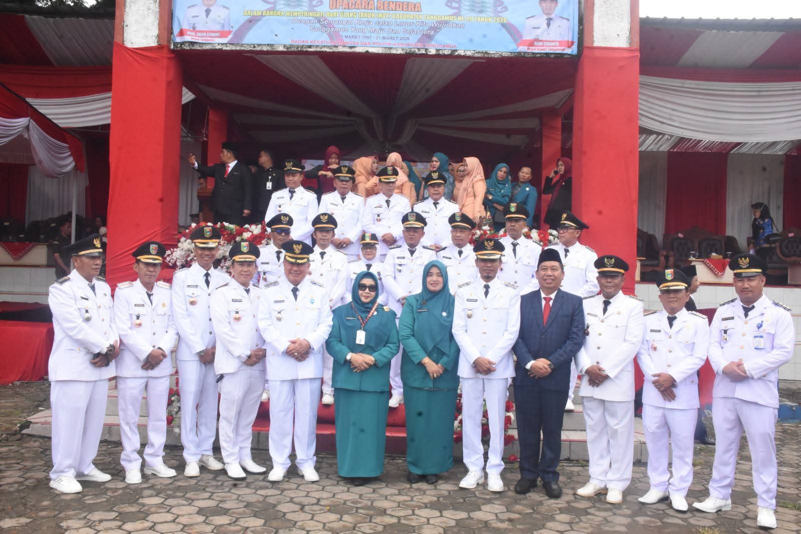 Camat Pakai Logo Daerah di Topi Dinas, HUT ke-29 Tanggamus Jadi Sorotan