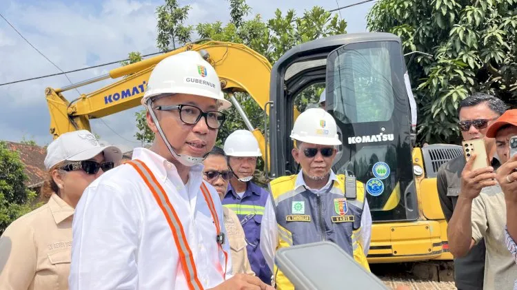 Gebrakan Infrastruktur: Manfaatkan Libur Nasional, Gubernur Mirza Ground Breaking Ruas Kalirejo-Bangun Rejo